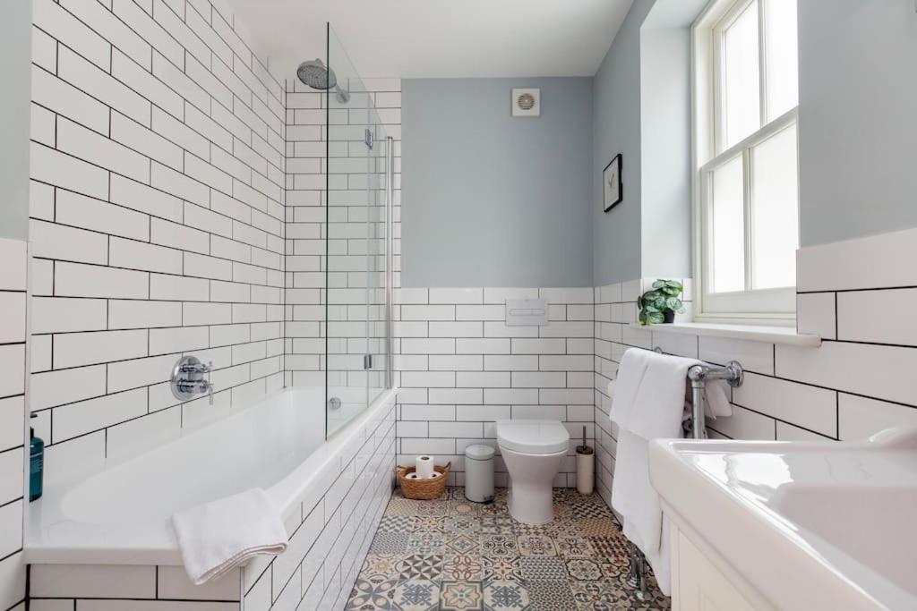 Appartamento Beautiful 3 Bd House In Paddington Londra Esterno foto