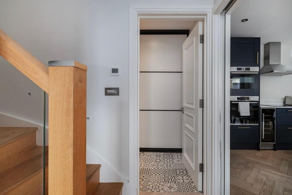 Appartamento Beautiful 3 Bd House In Paddington Londra Esterno foto