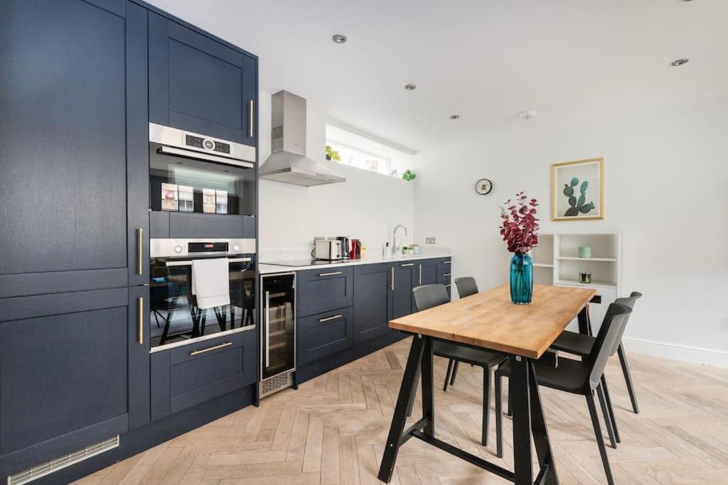 Appartamento Beautiful 3 Bd House In Paddington Londra Esterno foto