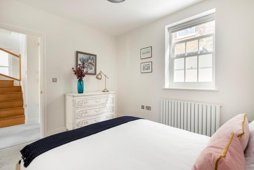 Appartamento Beautiful 3 Bd House In Paddington Londra Esterno foto