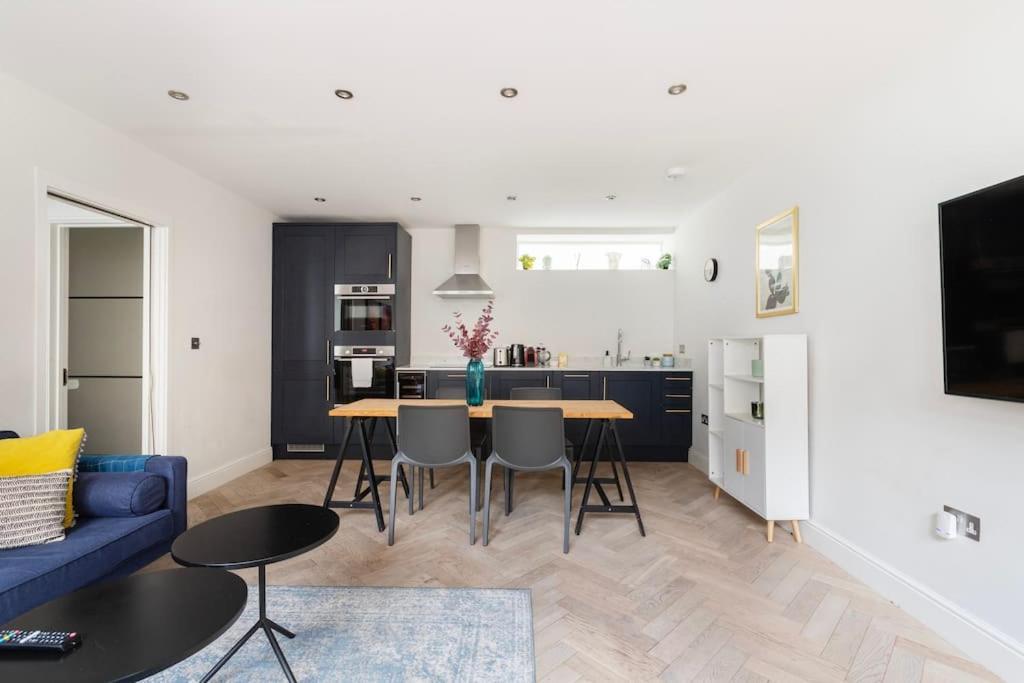 Appartamento Beautiful 3 Bd House In Paddington Londra Esterno foto